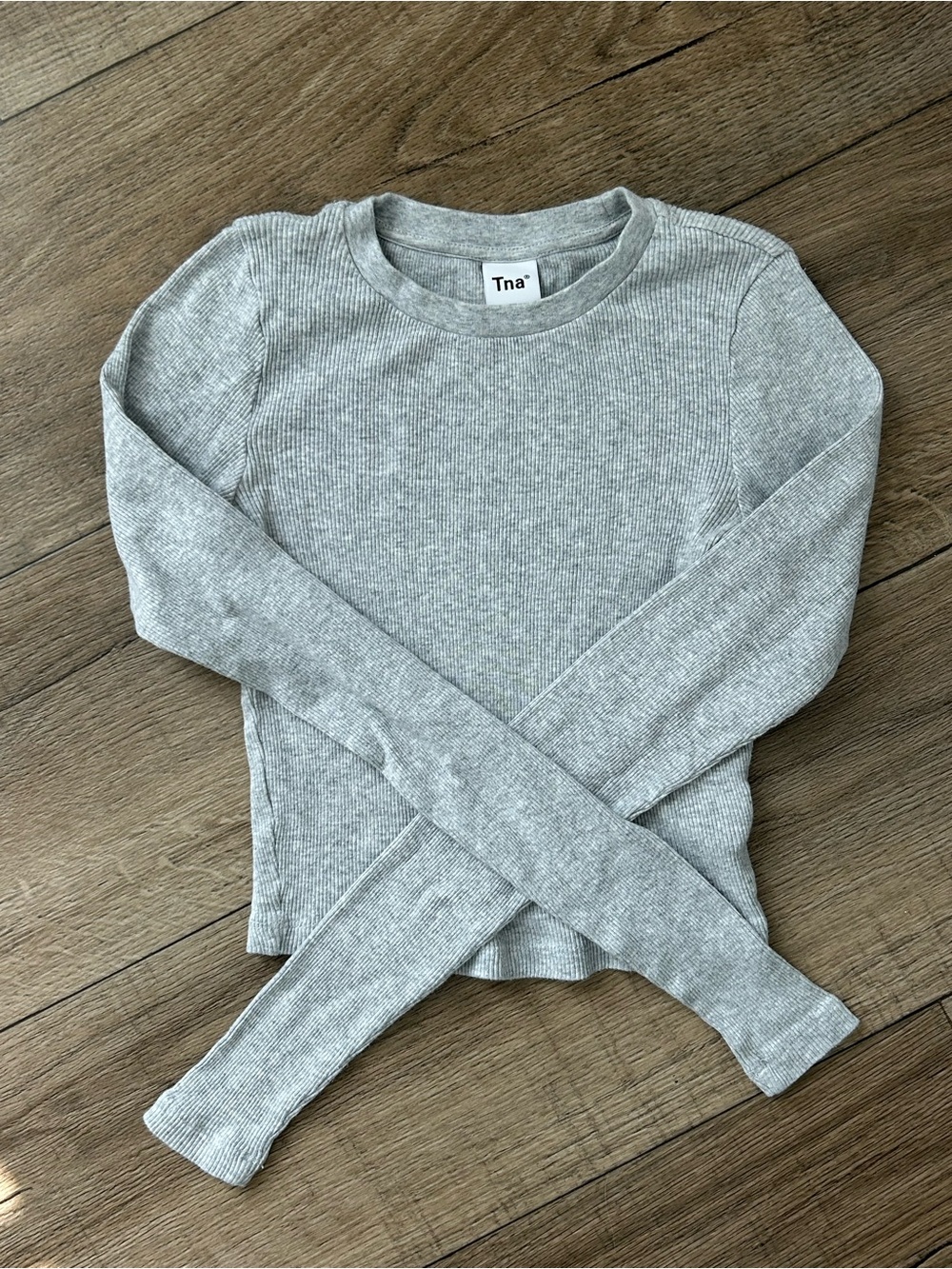 TNA Gray Ribbed Long Sleeve Cropped Tee - Picture 3 of 7